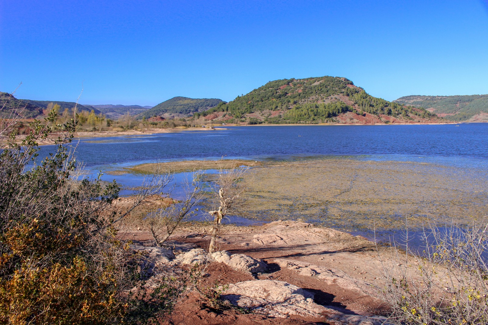 lac salagou occitanie