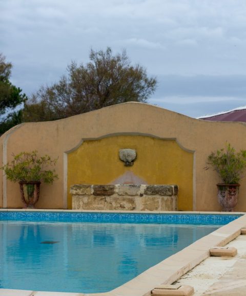 piscine cacharel camargue